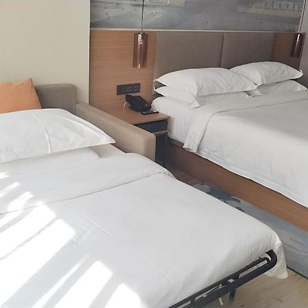 Aurea Central Hotel Пном Пен Екстериор снимка