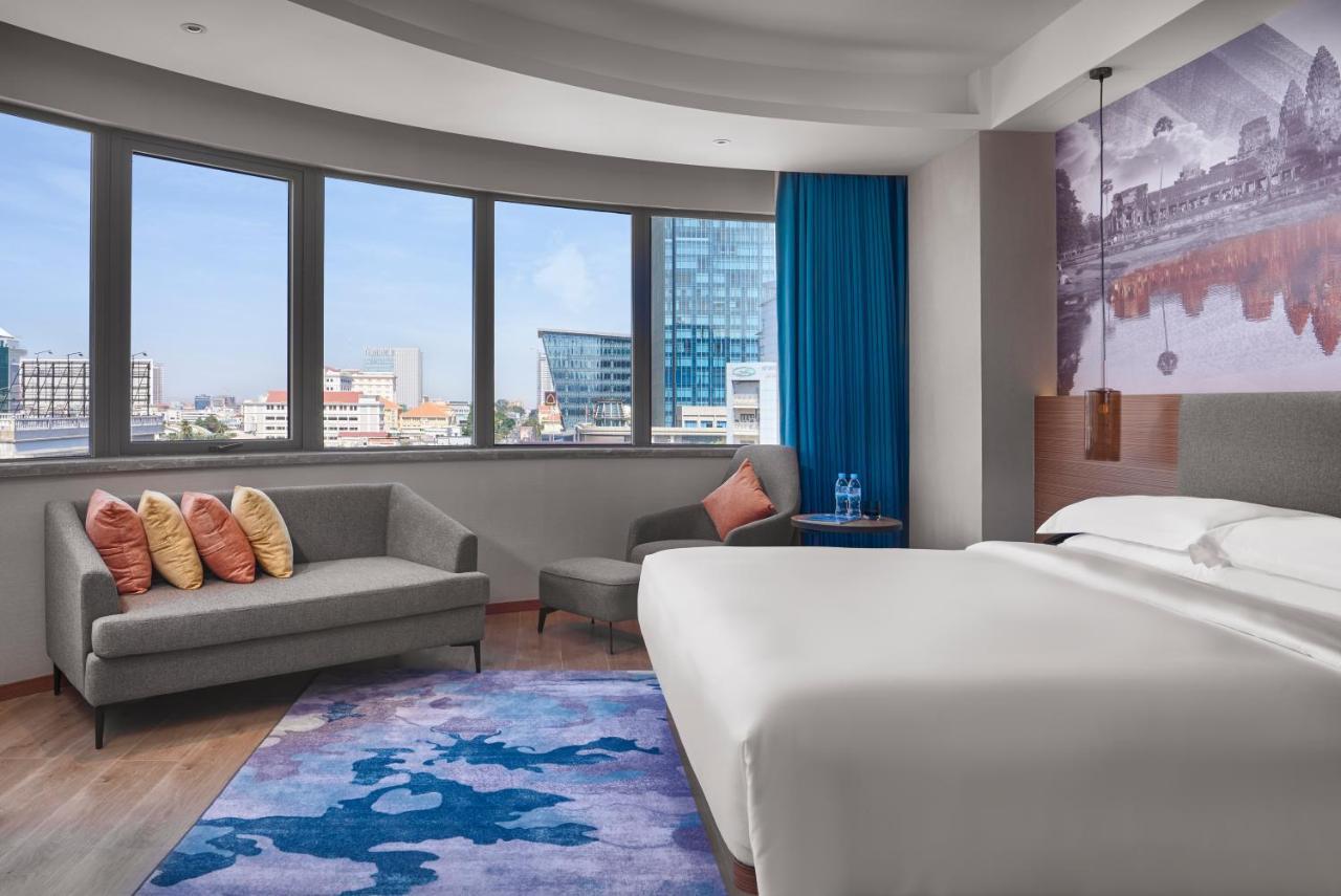 Aurea Central Hotel Пном Пен Екстериор снимка