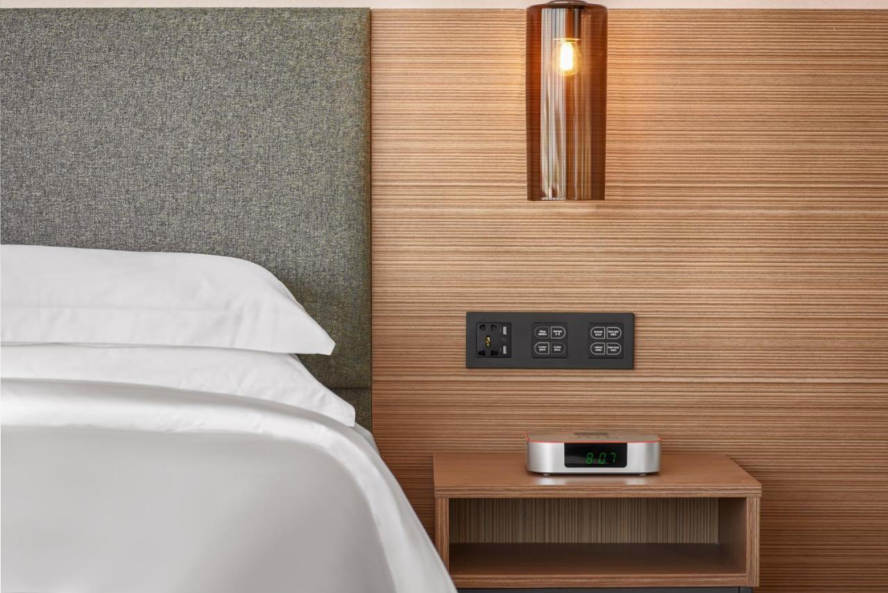 Aurea Central Hotel Пном Пен Екстериор снимка