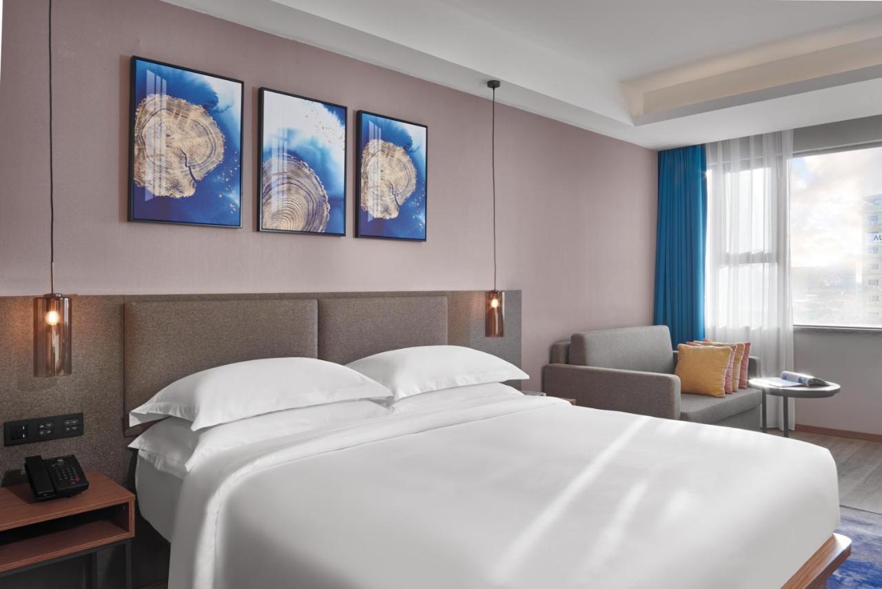Aurea Central Hotel Пном Пен Екстериор снимка
