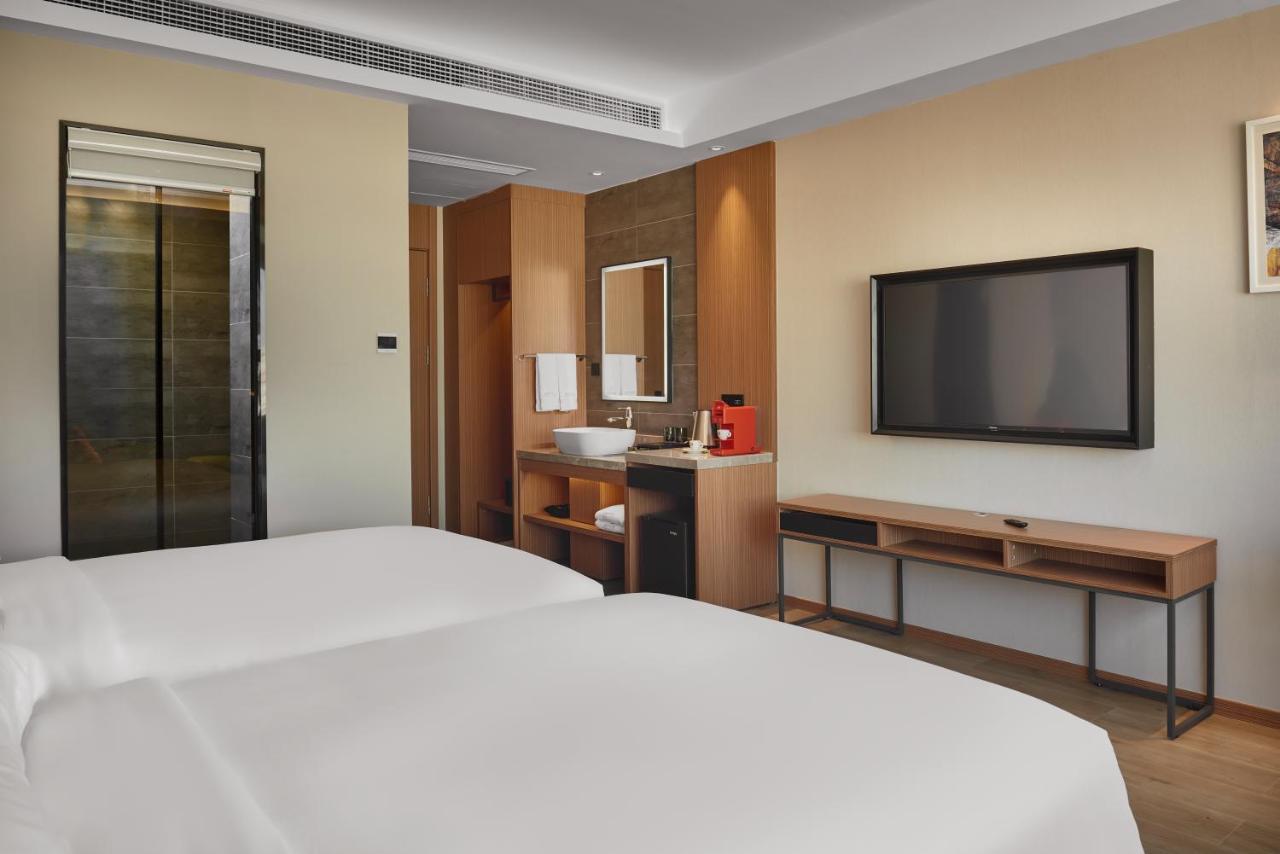 Aurea Central Hotel Пном Пен Екстериор снимка