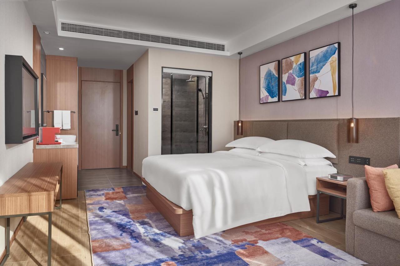 Aurea Central Hotel Пном Пен Екстериор снимка